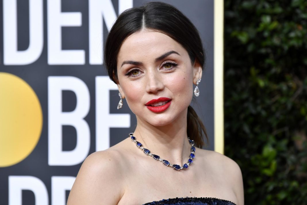 ana-de-armas-shares-boyfriend-ben-affleck's-romantic-pictures-of-her-in-costa-rica