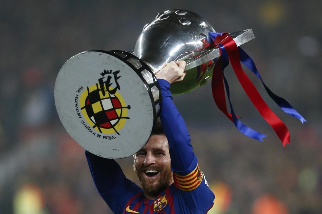 lionel-messi-accepts-toilet-paper-challenge-and-barcelona-forward-makes-it-look-easy-with-20-touches