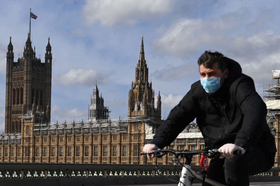 coronavirus-uk-live:-confirmed-cases-set-to-top-4,000-as-nation-wakes-up-to-pub-and-restaurant-shutdown