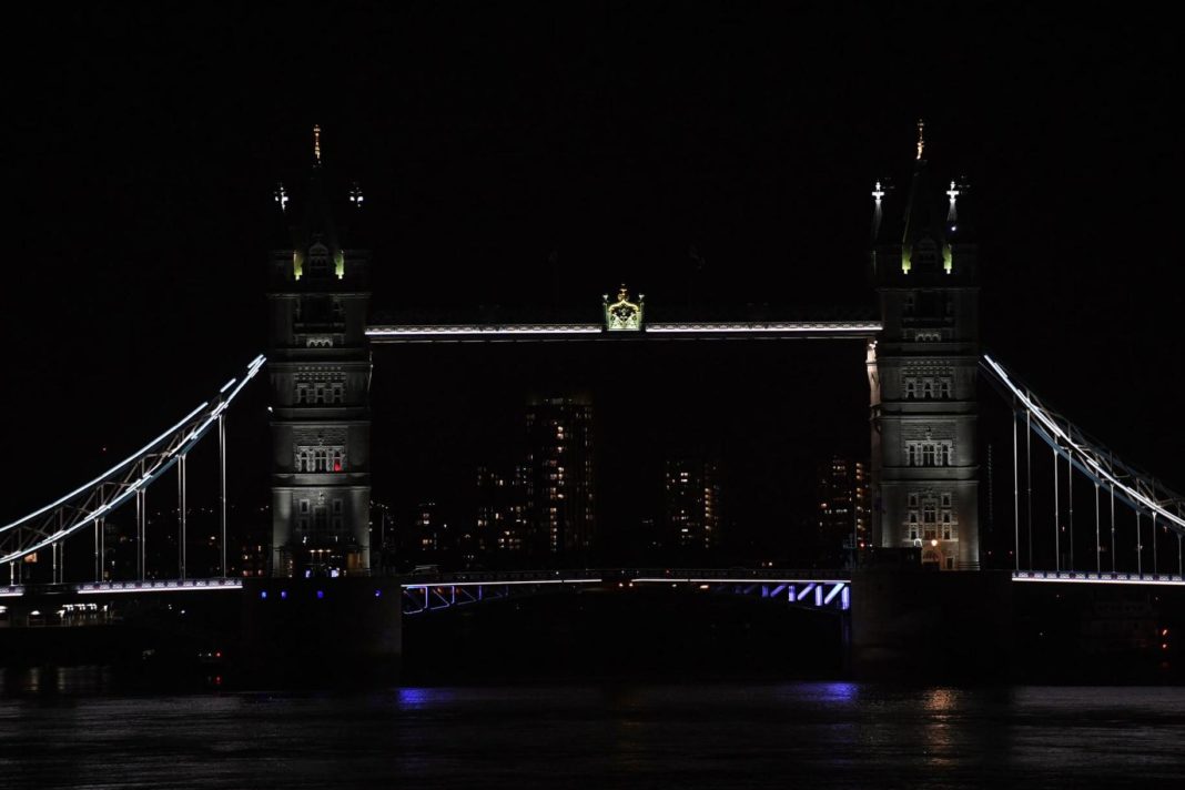 lights-switch-off-around-the-world-for-earth-hour-2020
