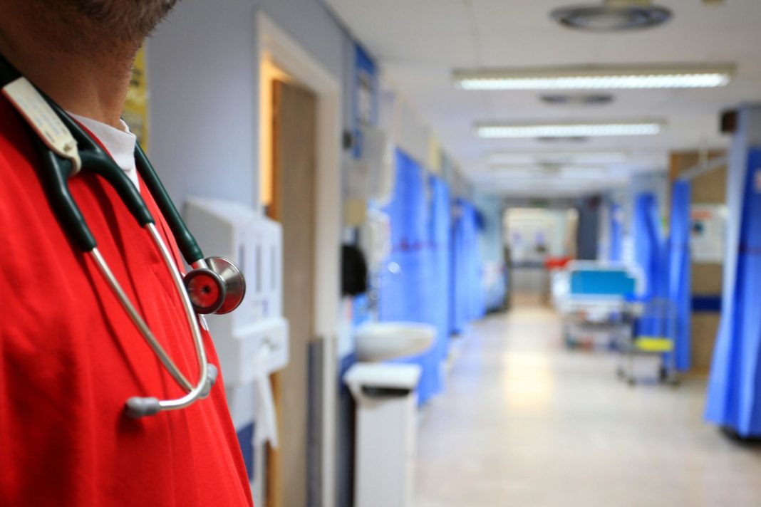 home-office-will-extends-nhs-medics'-work-visas-for-a-year-so-they-can-'focus-on-fighting-coronavirus'