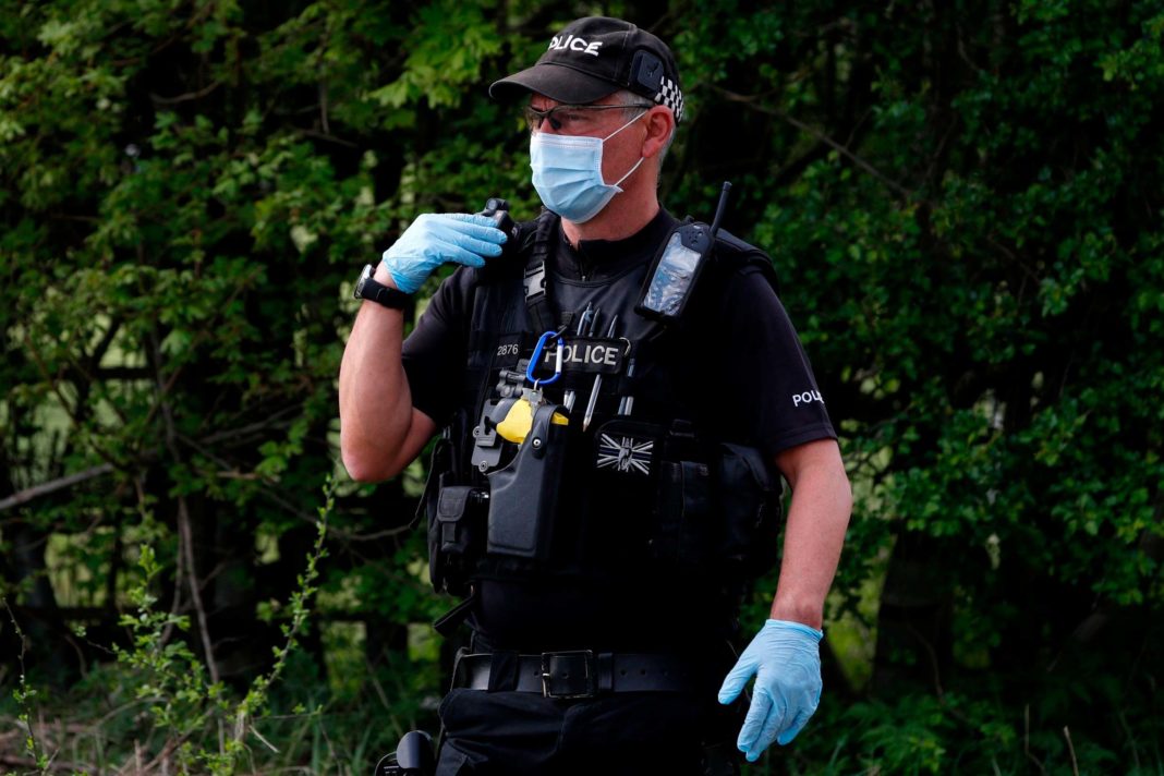 coronvirus-uk-live:-lockdown-set-for-three-week-extension-as-worldwide-cases-near-2-million