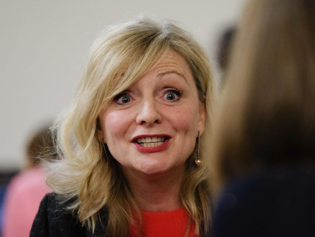 tracy-brabin-'forced-to-change-her-number'-after-it-was-accidentally-shown-on-screen-on-itv's-this-morning