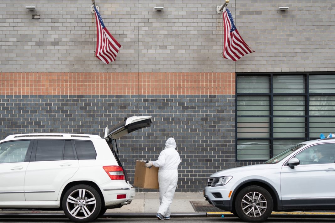 us-death-toll-overtakes-italy-as-highest-in-world-while-europe-clamps-down-on-easter-travel