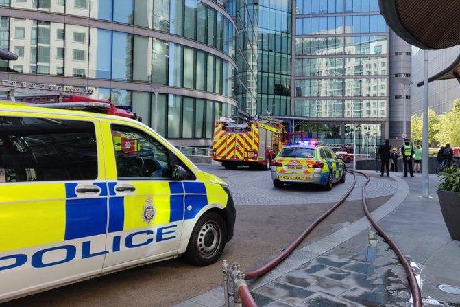 fire-crews-scramble-to-paddington-station-as-smoke-billows-from-nearby-building