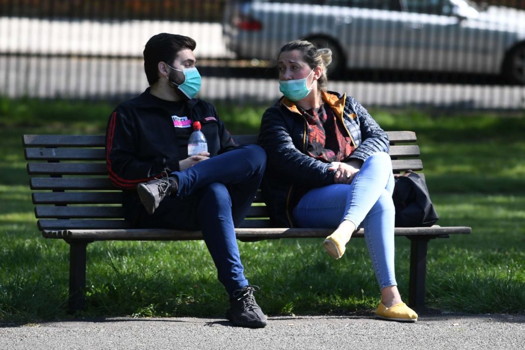 uk-coronavirus-live:-death-toll-jumps-by-384-as-back-to-school-row-intensifies