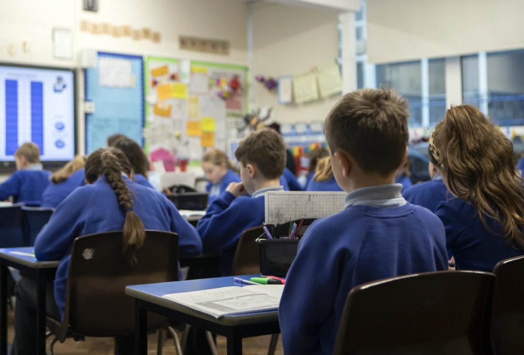 government-and-unions-ordered-to-'stop-squabbling'-as-back-to-school-plans-descend-into-chaos