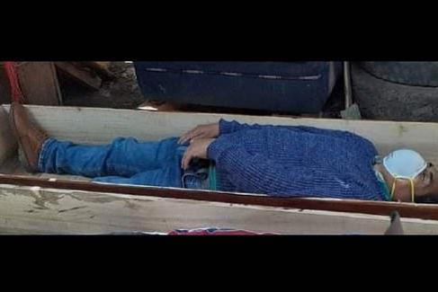 peru-town-mayor-lies-in-coffin-and-plays-dead-after-police-catch-him-'flouting-lockdown-to-drink-with-friends'