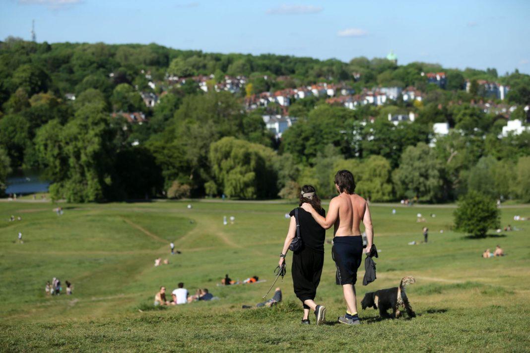 uk-weather-forecast:-bank-holiday-weekend-to-bring-more-glorious-sunshine-and-top-temperatures-of-26c