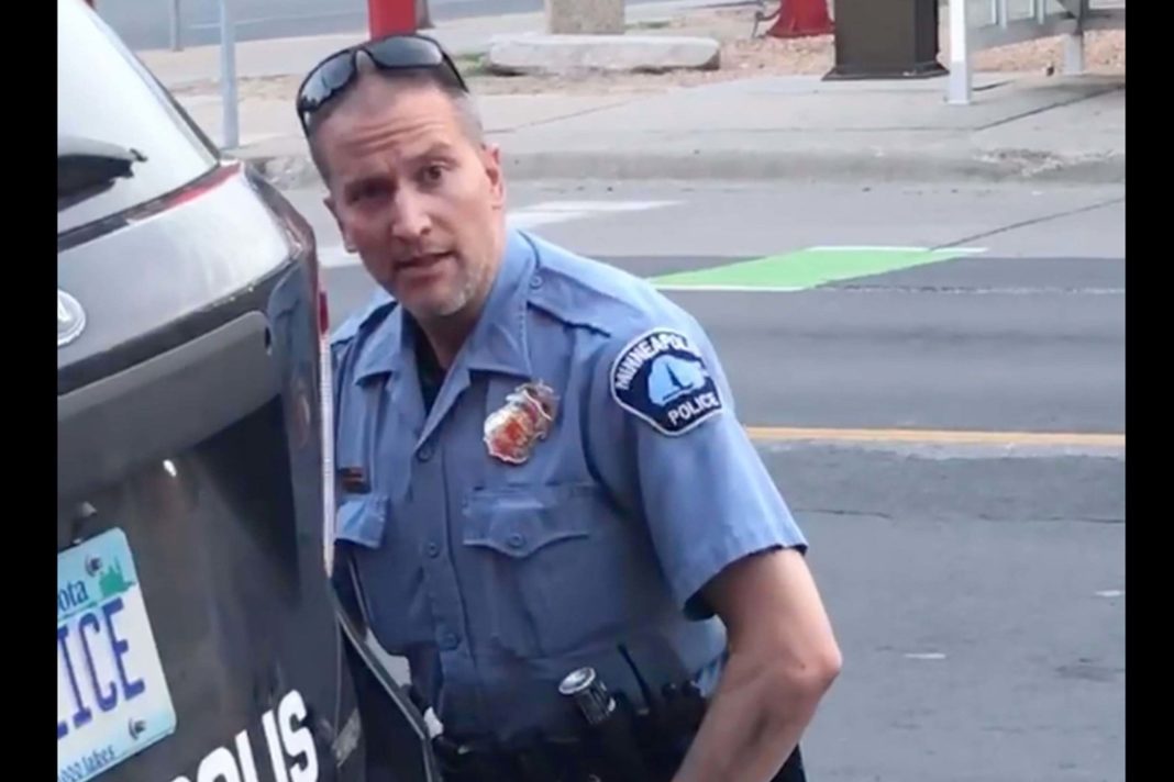 george-floyd-death:-us-police-officer-who-knelt-on-unarmed-back-man-charged-with-murder