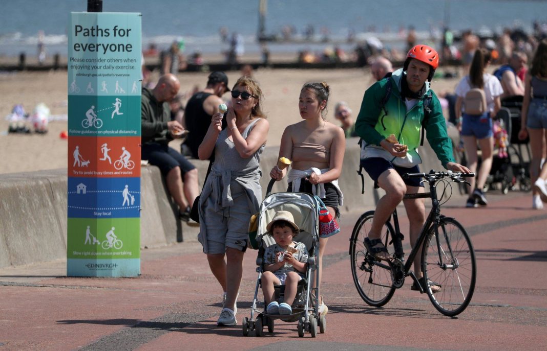scientists-warn-it's-too-early-to-ease-lockdown-amid-fears-over-warm-weekend