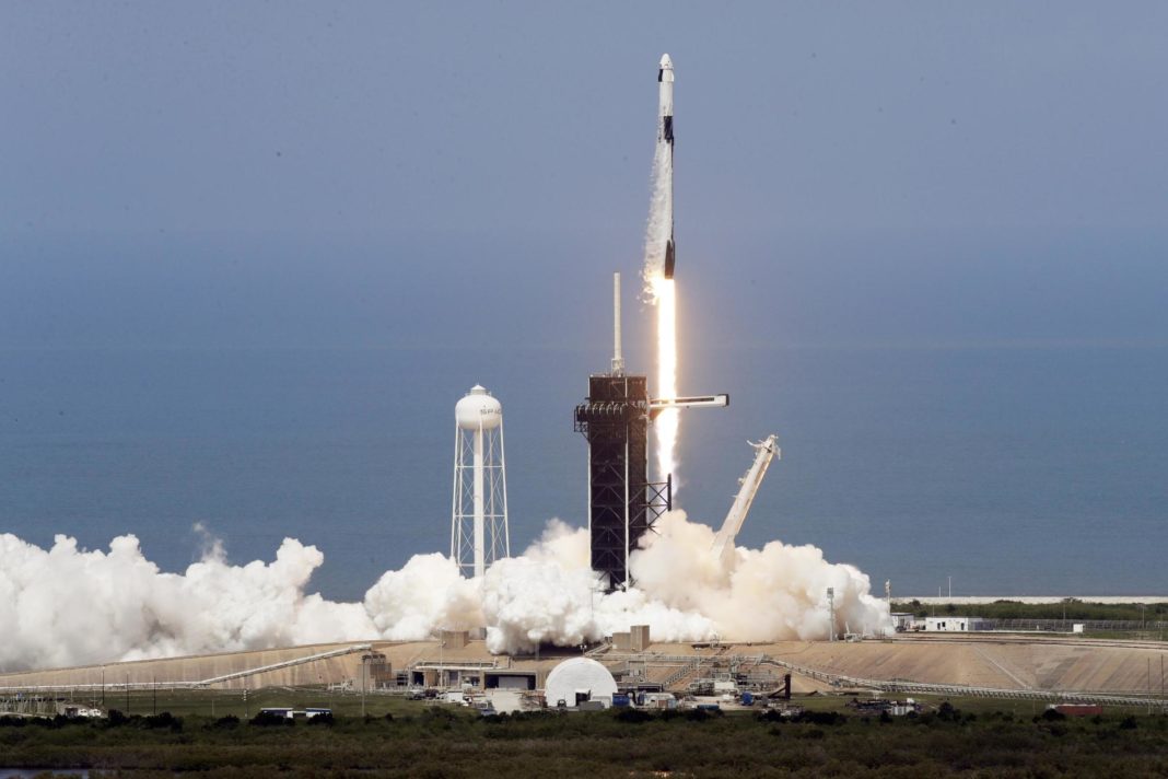 lift-off:-spacex-makes-history-as-nasa-astronauts-blast-off-into-space