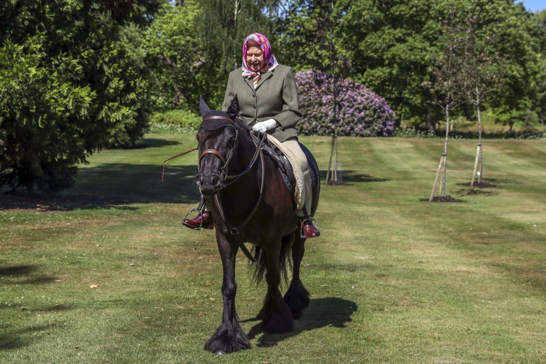 queen-gets-back-in-the-saddle-at-windsor-castle-in-first-public-appearance-since-lockdown