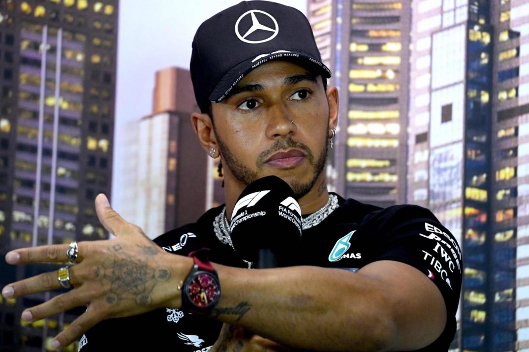 lewis-hamilton-hits-out-at-formula-one-stars-for-'staying-silent'-after-george-floyd-death