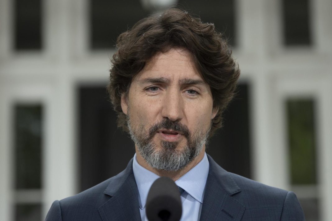 justin-trudeau-hesitates-for-20-seconds-when-asked-about-trump's-handling-of-george-floyd-protests