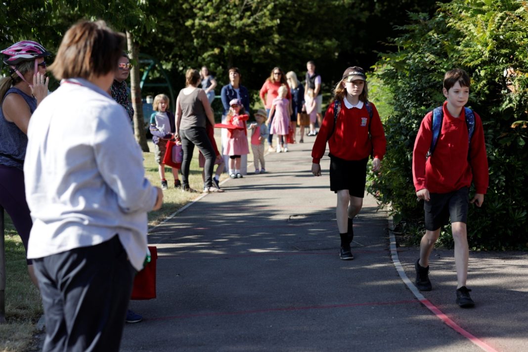 schools-urged-to-delay-reopening-amid-concerns-about-coronavirus-r-rate