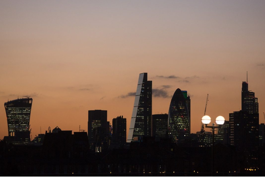 london-jumps-four-places-in-survey-on-world's-most-expensive-cities-to-live
