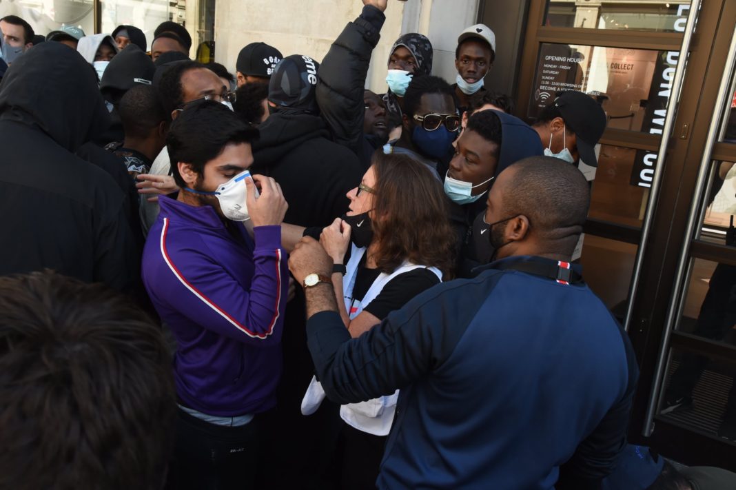 uk-coronavirus-live:-non-essential-stores-reopen-with-queues-outside-primark-and-niketown-as-face-masks-mandatory-on-public-transport