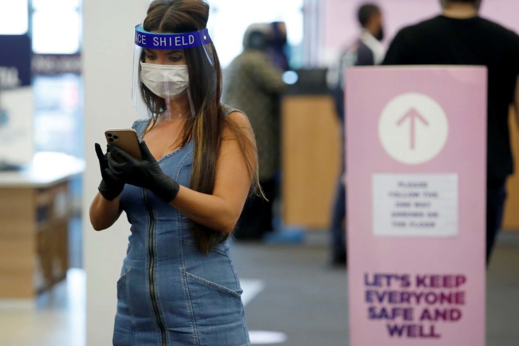 uk-coronavirus-live:-boris-johnson-under-pressure-to-ease-'disastrous'-lockdown-as-global-cases-hit-8million