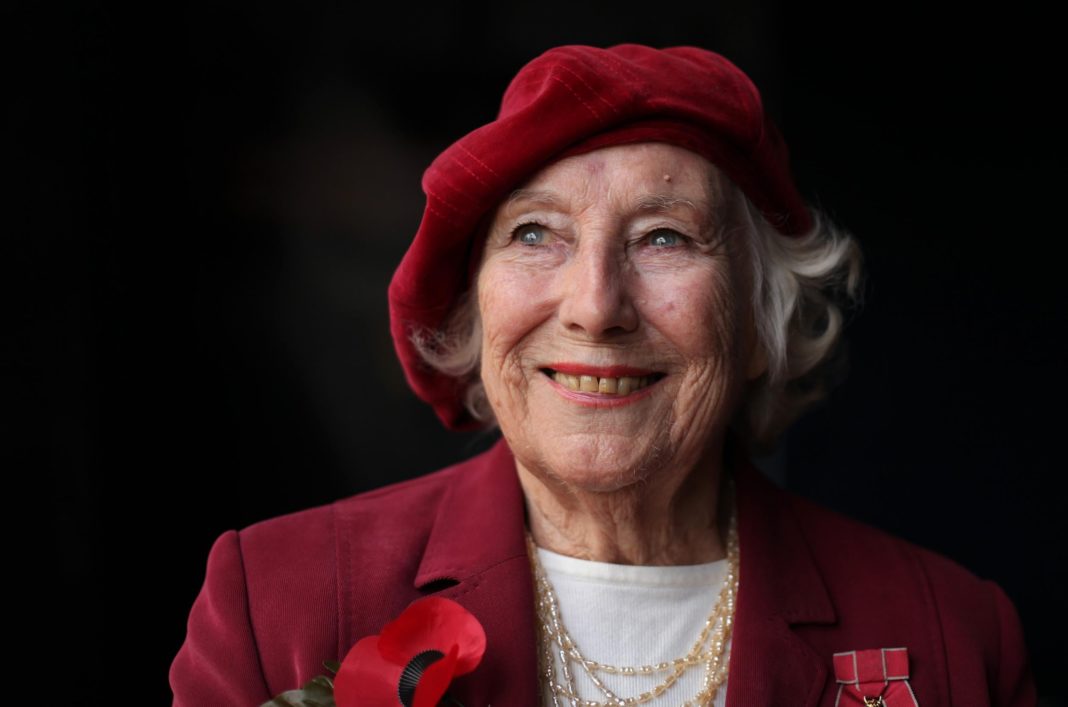 dame-vera-lynn-death:-we'll-meet-again-singer-dies-aged-103