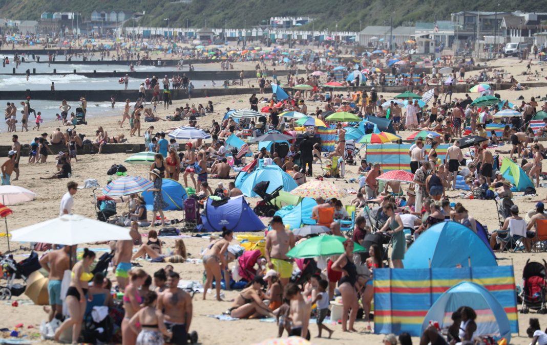 health-warnings-as-temperatures-set-to-soar-into-mid-30s-in-june-heatwave