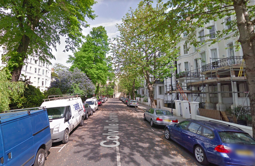 police-attacked-as-they-try-to-clear-crowds-at-illegal-music-event-in-notting-hill