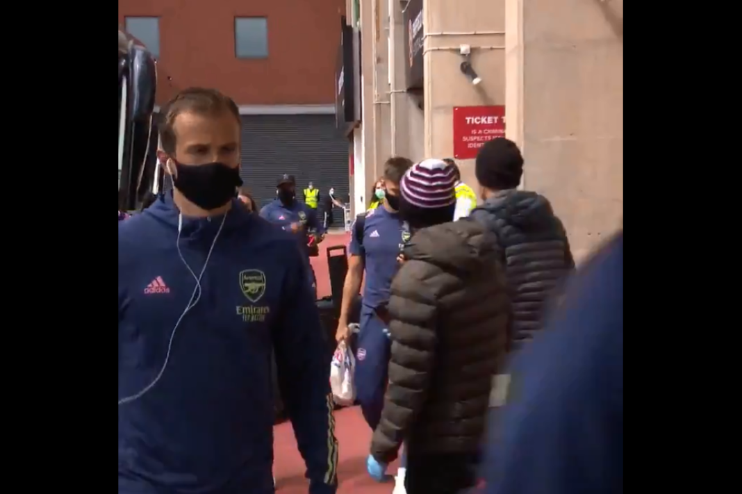 arsenal's-'humble'-kieran-tierney-brings-tesco-bag-to-fa-cup-quarter-final-vs-sheffield-united