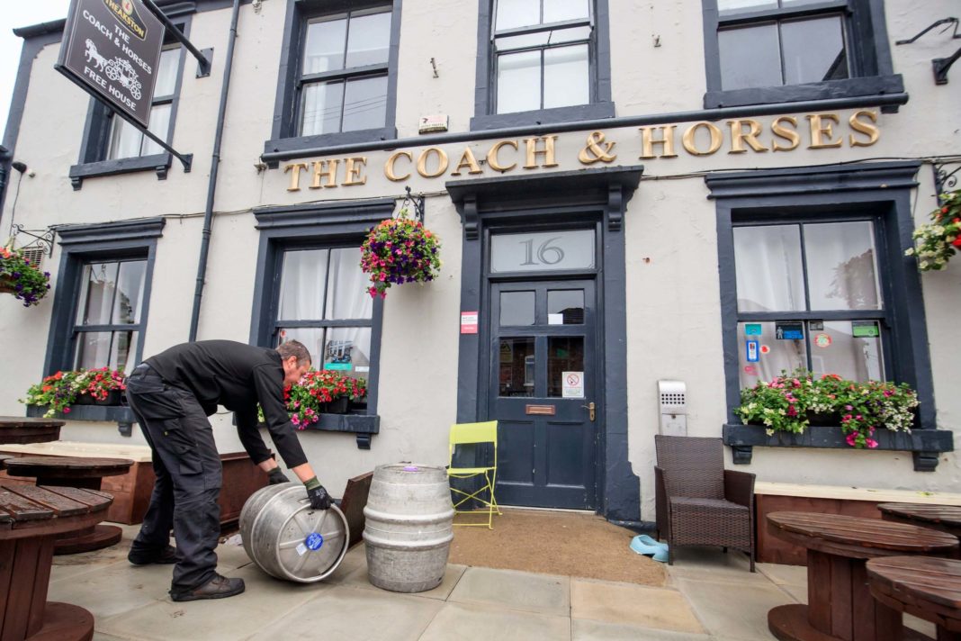 uk-coronavirus-live:-pubs-to-open-from-6am-on-super-saturday-as-government-creates-'air-bridges'-for-60-countries