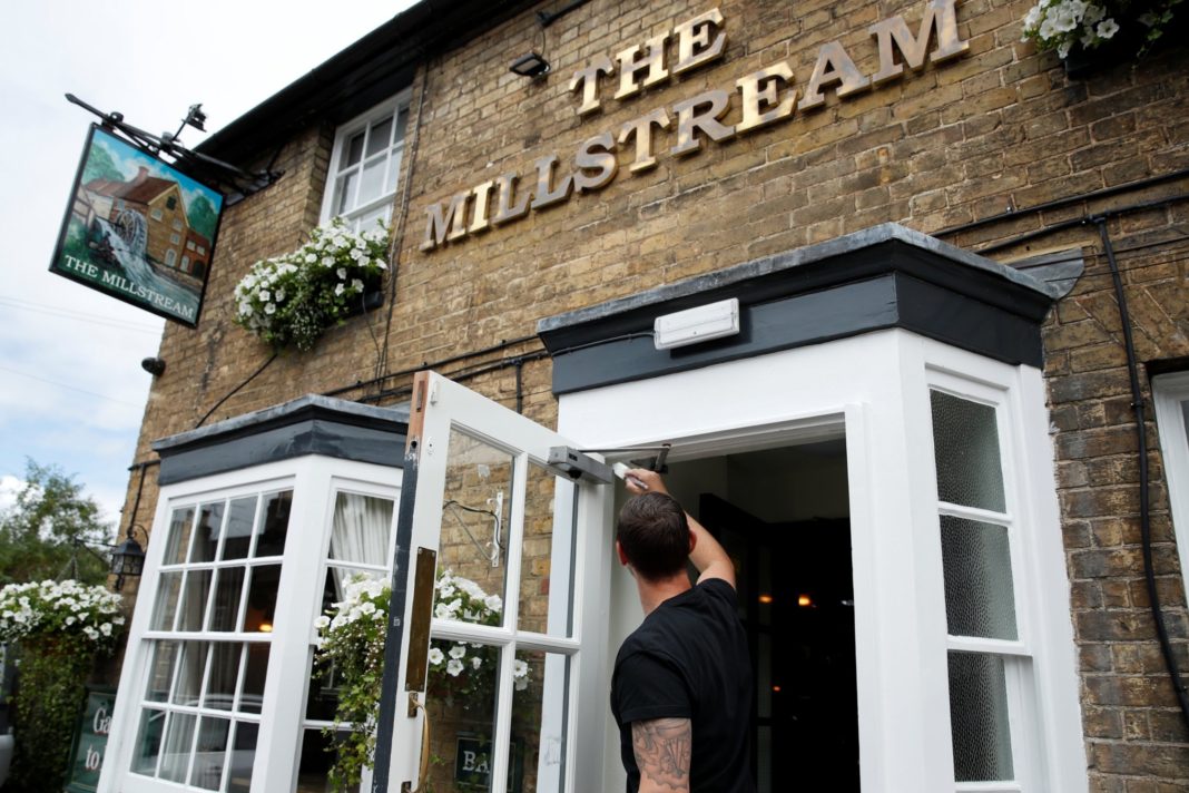 pubs-prepare-to-throw-open-their-doors-in-england-as-super-saturday-arrives