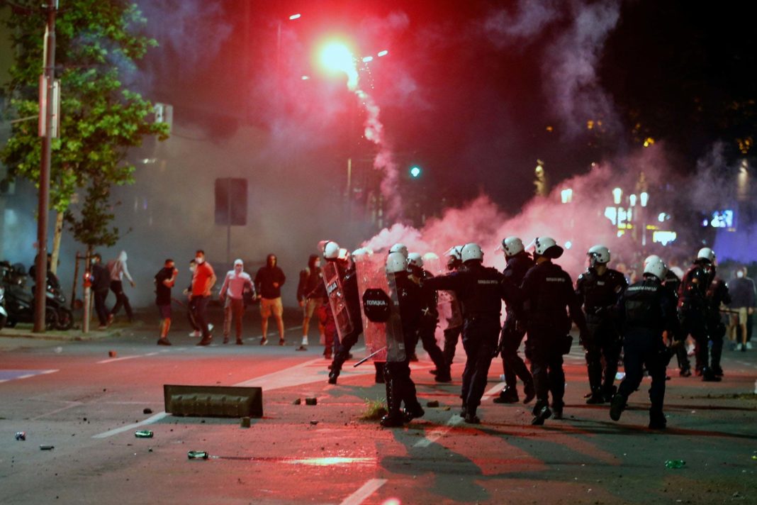 serbia-protests:-police-fire-tear-gas-as-demonstrators-take-to-streets-over-fresh-lockdown-measures