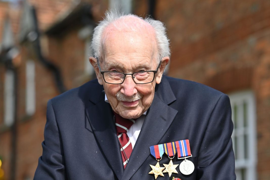 captain-tom-moore-to-receive-knighthood-from-queen-in-unique-windsor-castle-ceremony