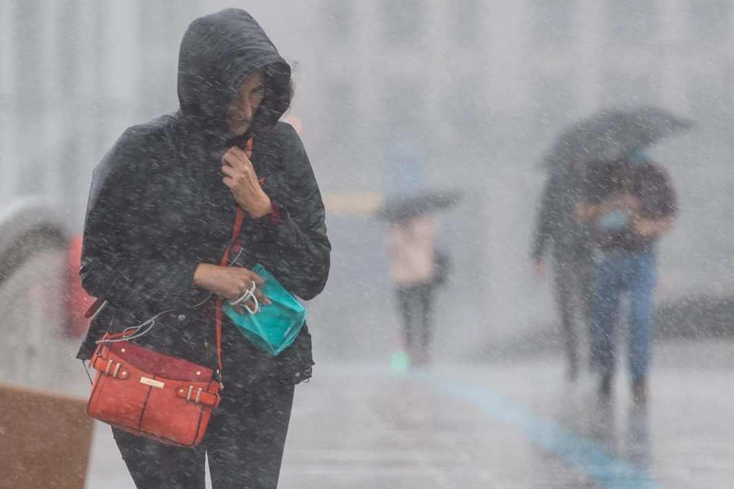 uk-weather-forecast:-britain-set-for-a-rainy-weekend-with-downpours-and-thunder-following-sunny-spell