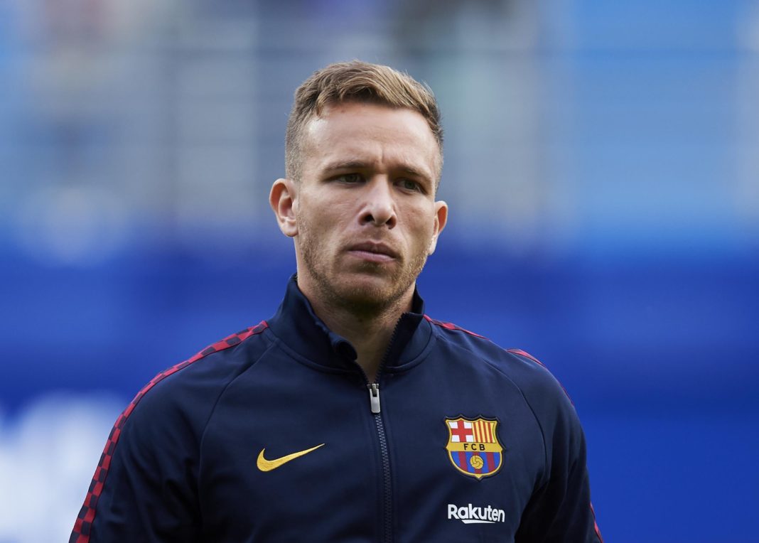 arthur-in-brazil-and-tells-barcelona-he-will-not-return-for-champions-league