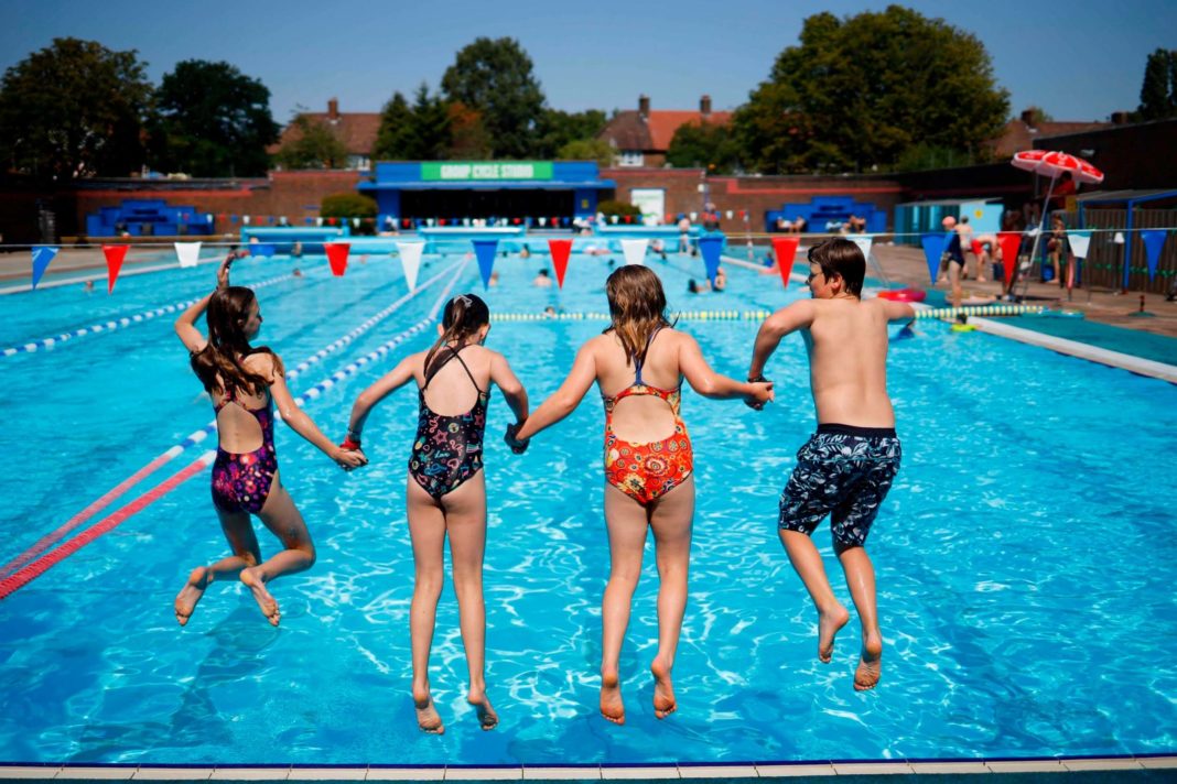 uk-coronavirus-live:-second-wave-fears-when-schools-reopen-as-cities-face-quarantine-blockades-to-stop-spread