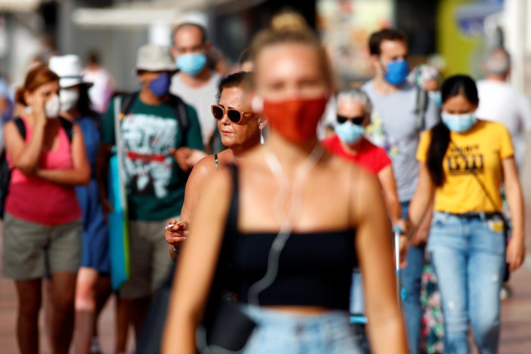 spain-closes-nightclubs-and-bars-to-curb-spread-of-coronavirus