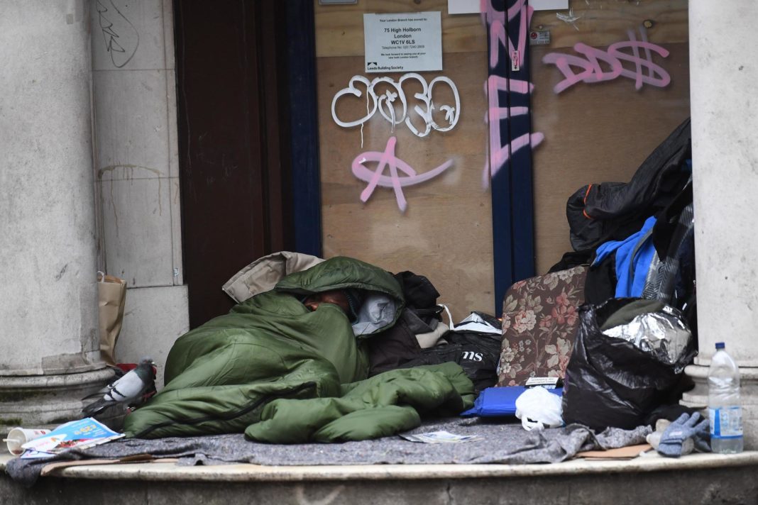government-must-extend-ban-on-evictions-to-avoid-'self-made-homelessness-crisis',-says-labour