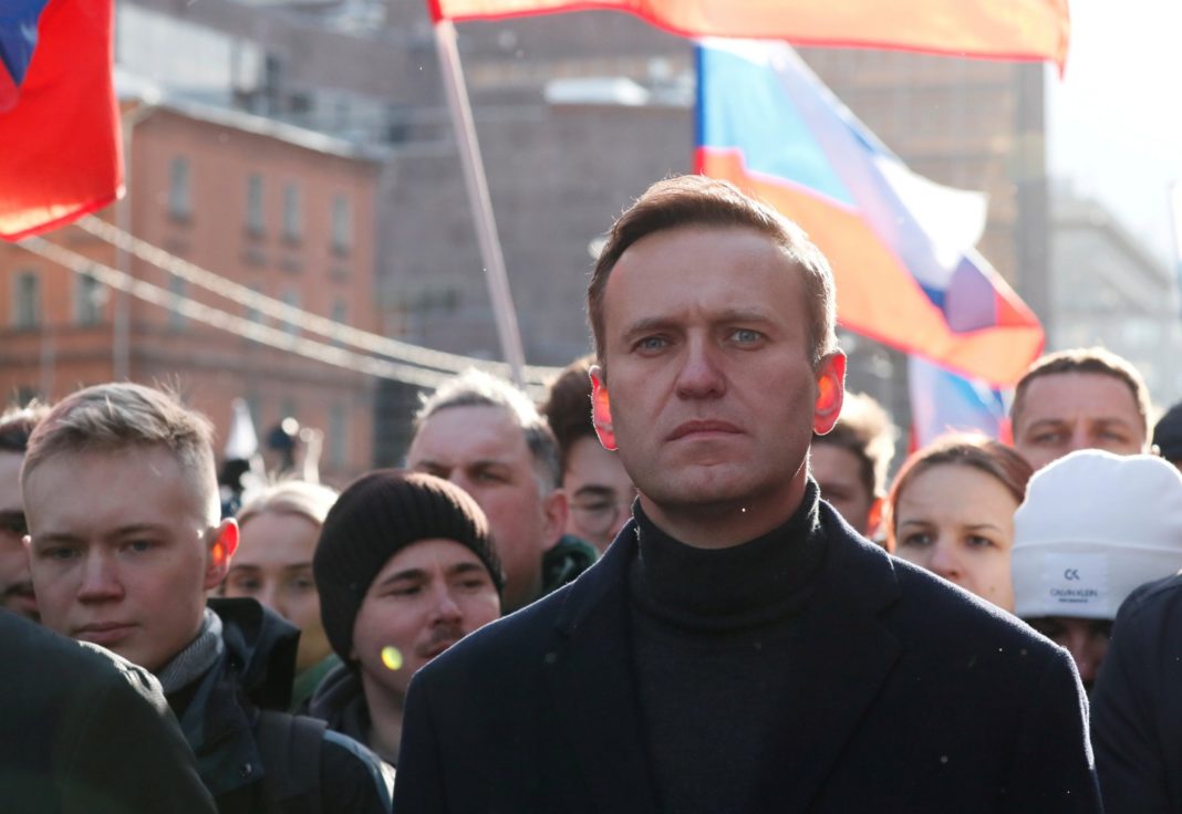 vladimir-putin-critic-alexei-navalny-was-likely-poisoned,-german-doctors-say