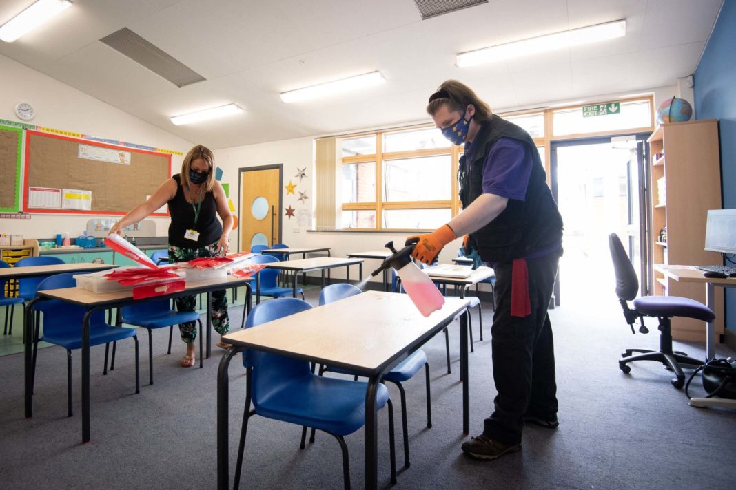 boris-johnson-under-pressure-to-introduce-face-masks-in-schools-as-unions-call-for-guidance-review