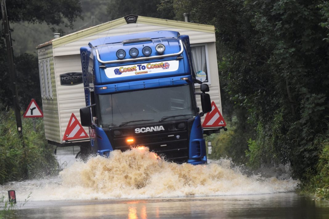 uk-weather-forecast:-bank-holiday-could-be-coldest-on-record-with-more-flooding-and-heavy-rain-expected