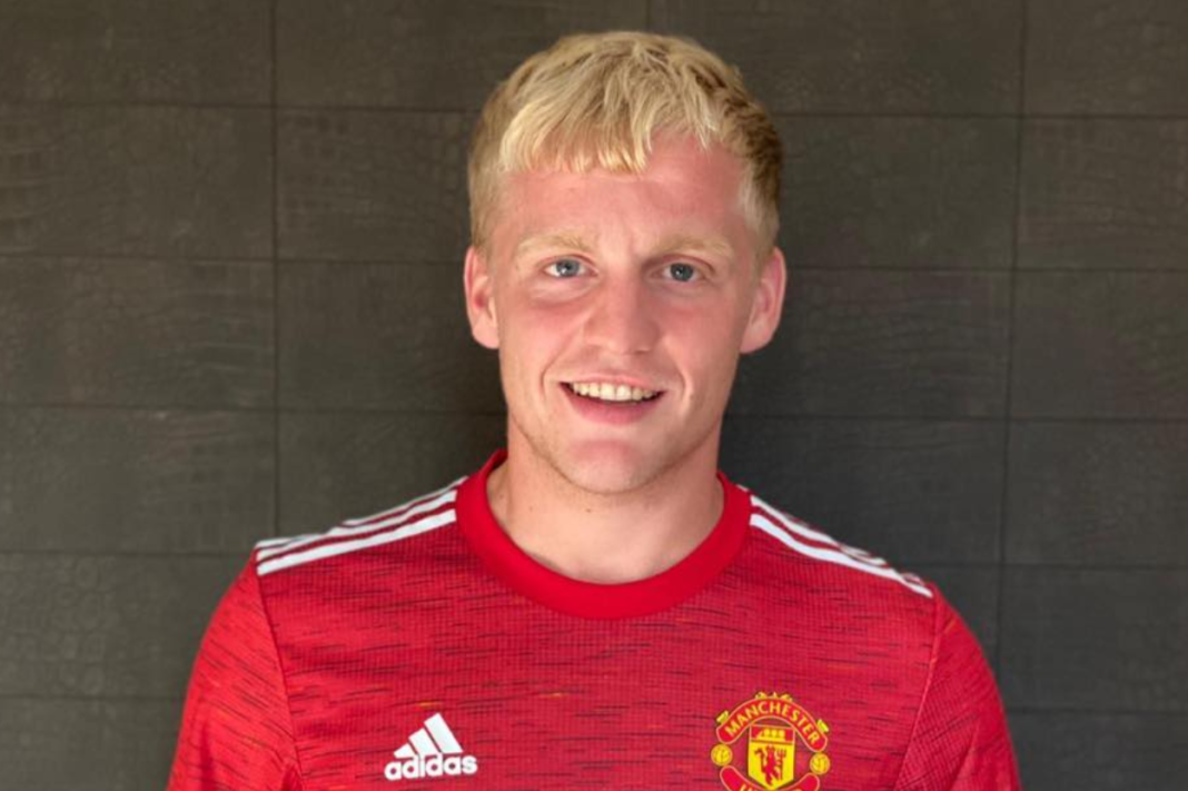 edwin-van-der-sar-writes-classy-donny-van-de-beek-open-letter-to-manchester-united-fans:-'help-him-dream'