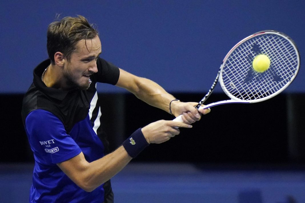 daniil-medvedev-sends-us-open-title-warning-with-masterclass-against-frances-tiafoe-to-reach-quarter-finals