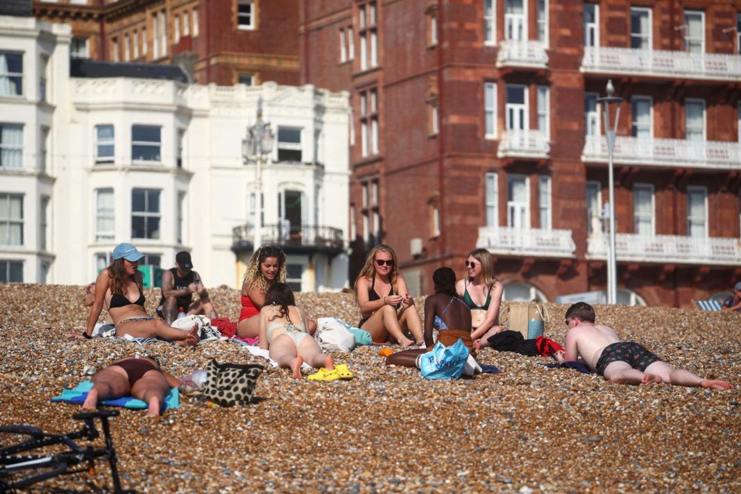 police-urge-brits-to-comply-with-new-coronavirus-rules-ahead-of-weekend-of-warm-weather