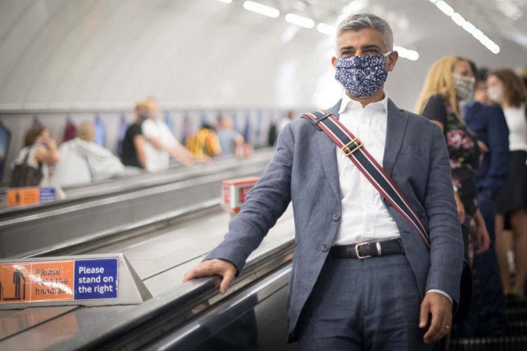 uk-coronavirus-live:-cases-jump-by-4,422-as-london-lockdown-restrictions-'increasingly-likely'