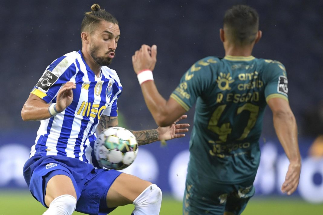 alex-telles-to-manchester-united:-porto-star-coy-on-transfer-speculation