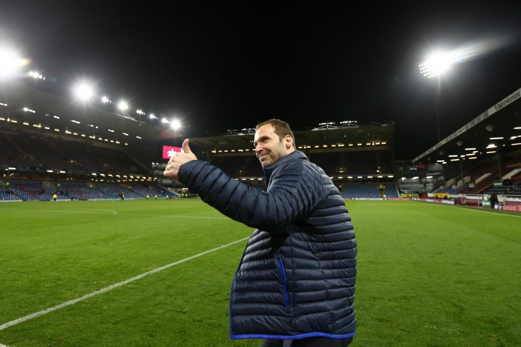 petr-cech-training-with-chelsea-goalkeepers-after-taking-on-additional-coaching-duties,-reveals-frank-lampard