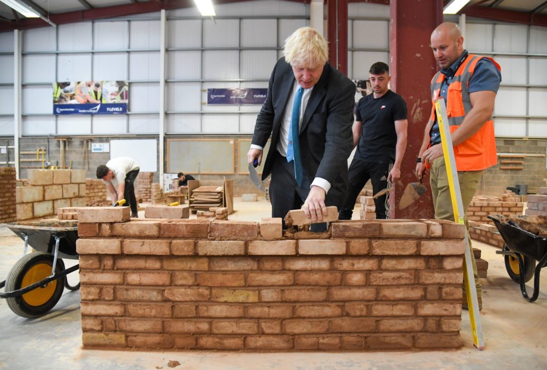 uk-coronavirus-live:-boris-johnson-sorry-for-'misspeaking'-over-north-east-covid-rules-as-williamson-says-students-can-go-home-for-christmas