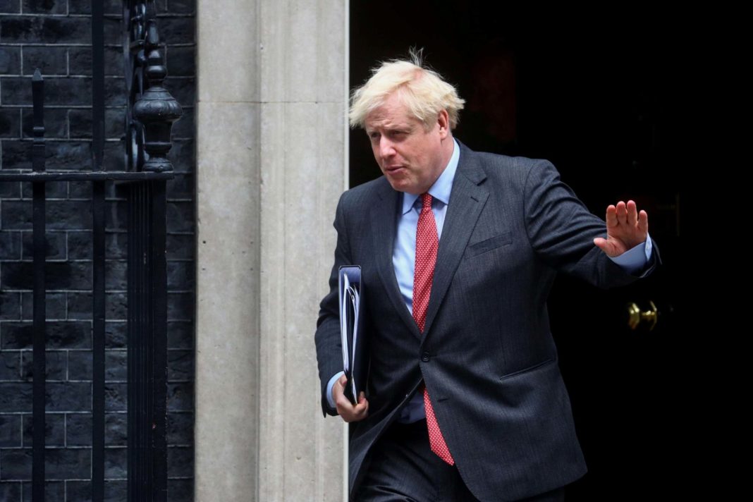 uk-coronavirus-live:-boris-johnson-faces-tory-revolt-over-covid-restrictions-amid-urgent-bid-to-trace-missing-contacts