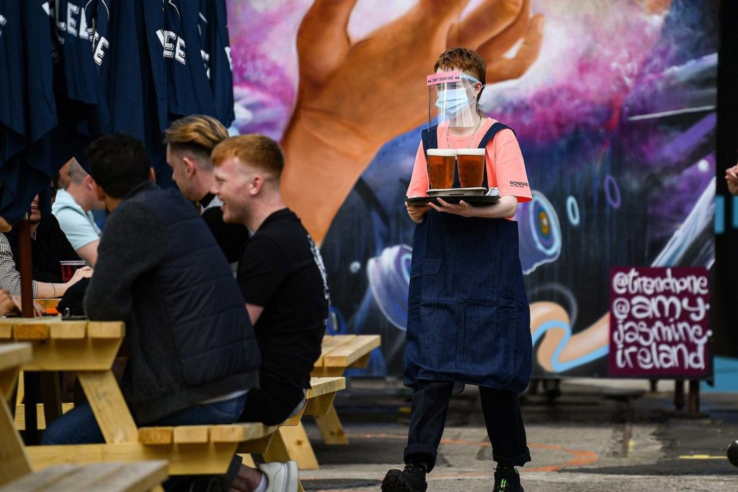 scotland-bans-alcohol-inside-pubs-and-bars-as-nicola-sturgeon-announces-6pm-curfew-in-16-day-covid-clampdown