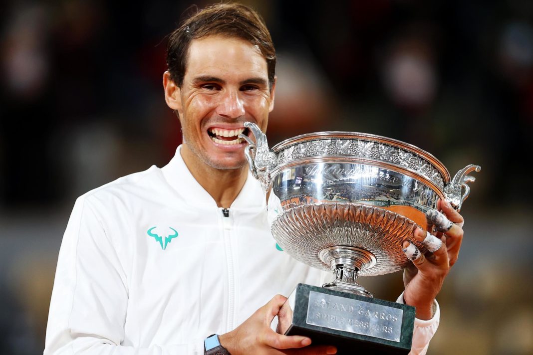 roger-federer-congratulates-rafael-nadal-after-french-open-triumph-equals-men's-grand-slam-record