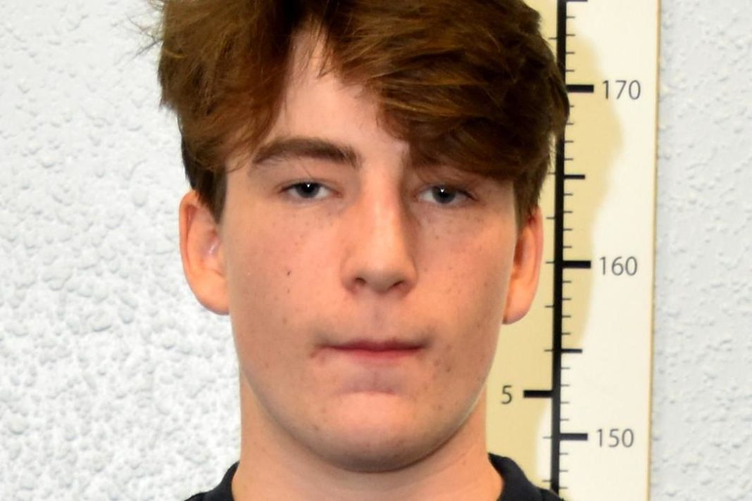 a-star-london-pupil-became-satanist-neo-nazi-terrorist-after-'disappearing-down-internet-rabbit-hole'